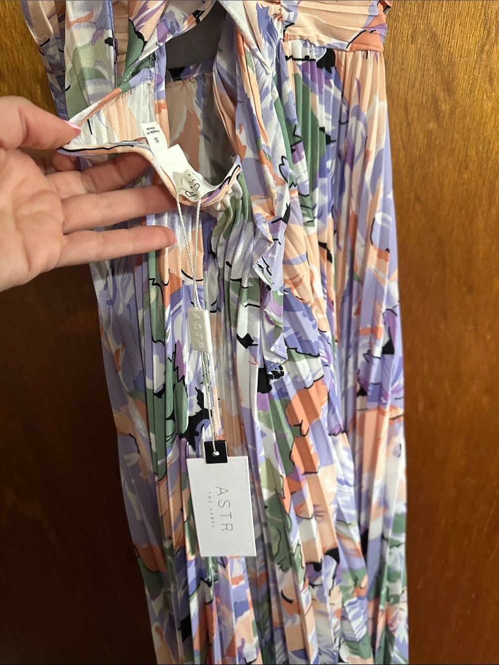 ASTR the Label Blythe Floral Plisse Midi Dress - Picture 5 of 10